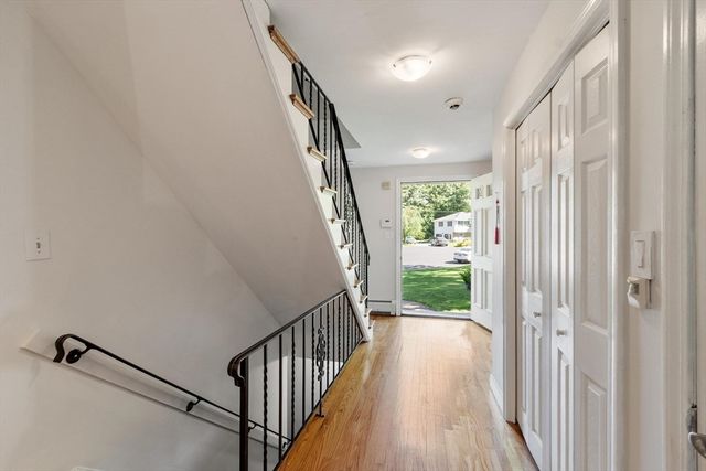 10 Lancaster Place, Andover, MA 01810