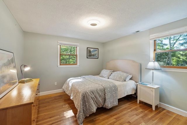 10 Lancaster Place, Andover, MA 01810