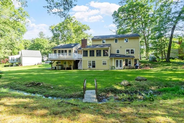 10 Lancaster Place, Andover, MA 01810