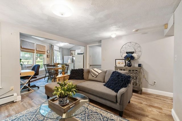 10 Lancaster Place, Andover, MA 01810