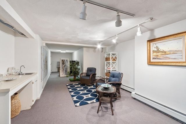 10 Lancaster Place, Andover, MA 01810