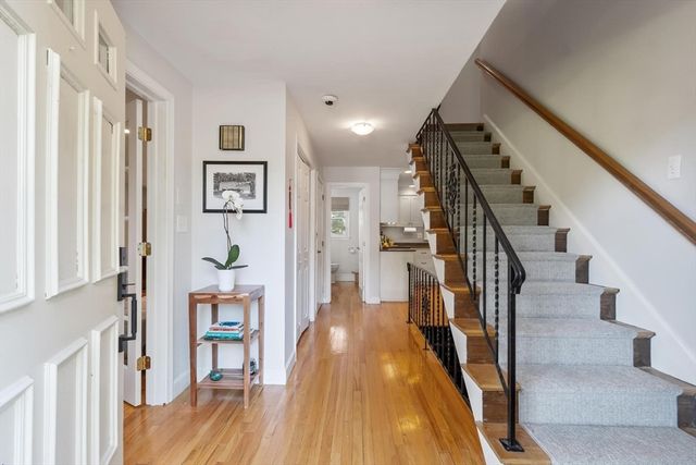 10 Lancaster Place, Andover, MA 01810