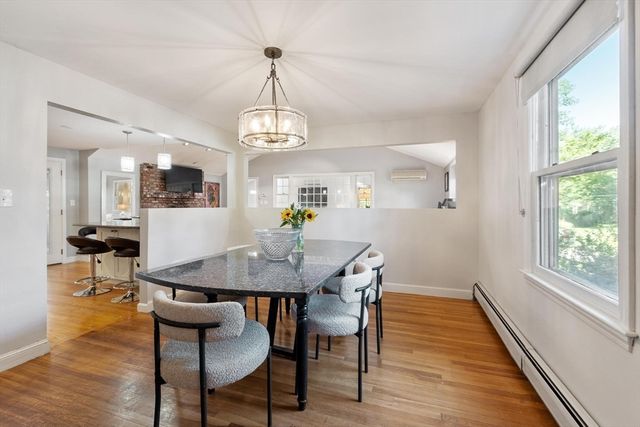 10 Lancaster Place, Andover, MA 01810