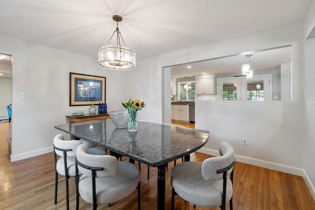 10 Lancaster Place, Andover, MA 01810