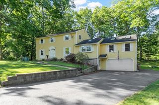 10 Lancaster Place, Andover, MA 01810