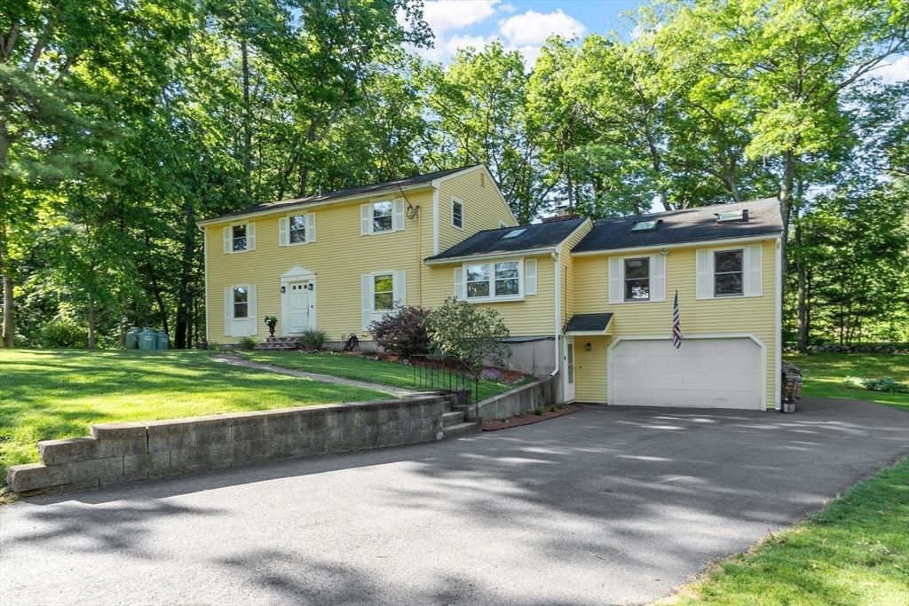 10 Lancaster Place, Andover, MA 01810