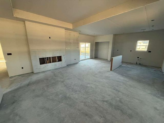 8998 E Forbes Cir., Bel Aire, KS 67226