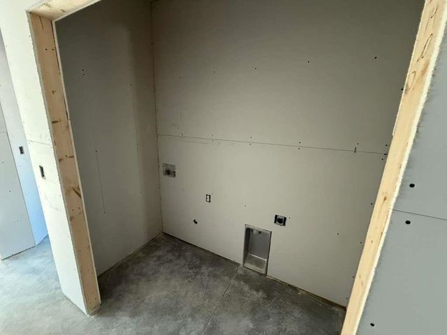 8998 E Forbes Cir., Bel Aire, KS 67226