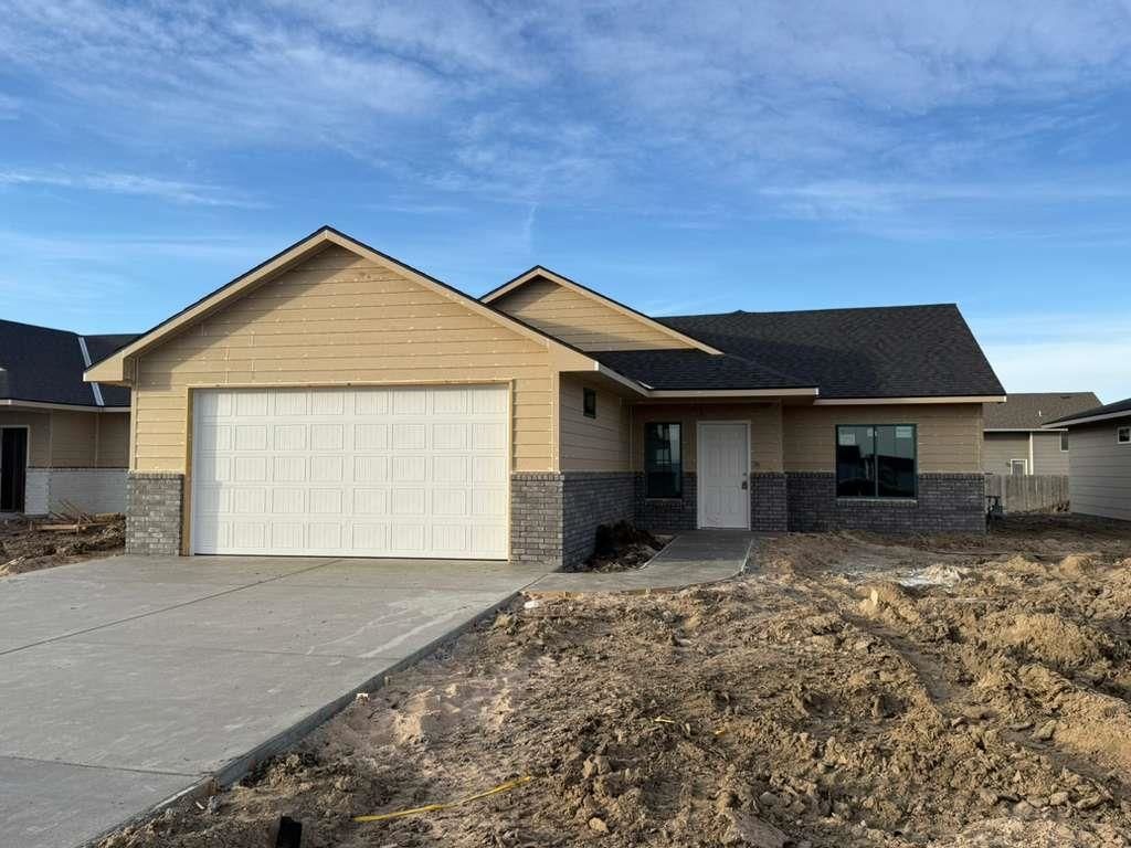 8998 E Forbes Cir., Bel Aire, KS 67226