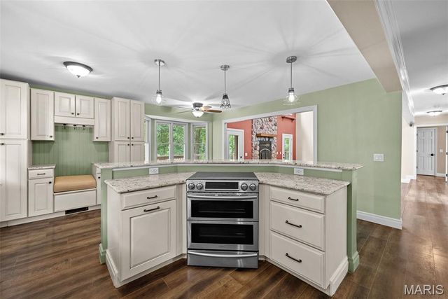 144 Woodlake Lane, Troy, MO 63379