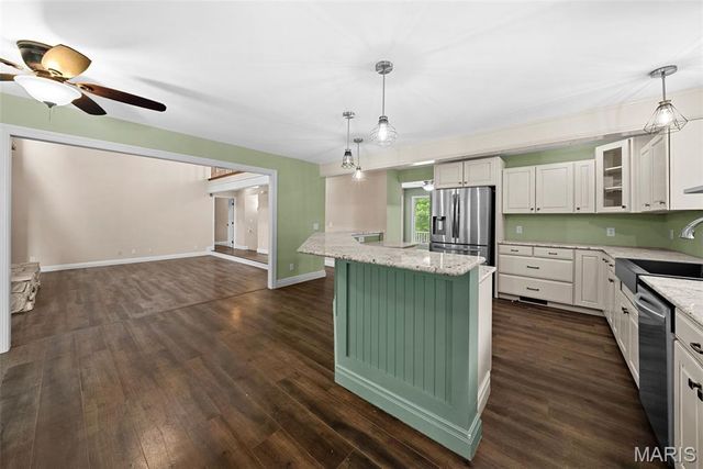 144 Woodlake Lane, Troy, MO 63379