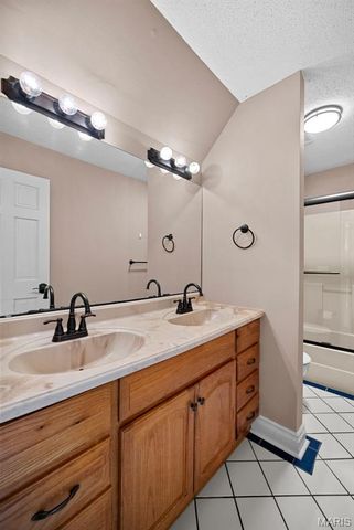 144 Woodlake Lane, Troy, MO 63379