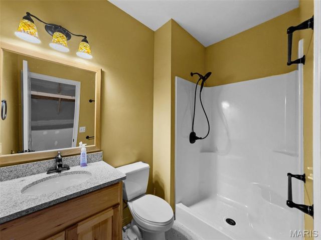 144 Woodlake Lane, Troy, MO 63379