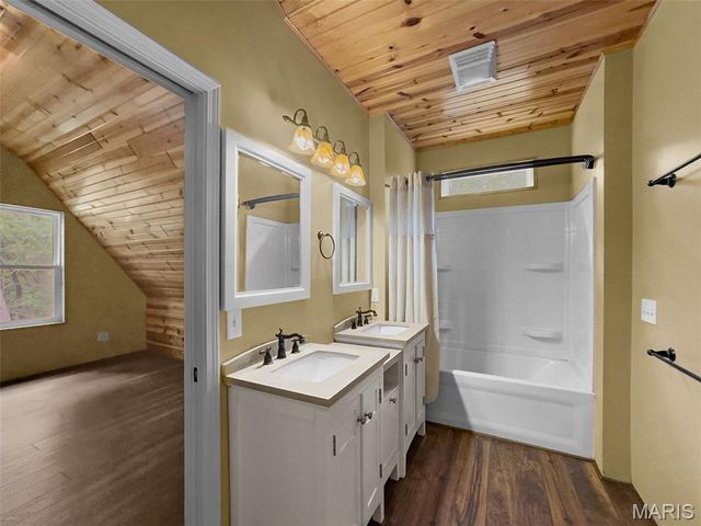 144 Woodlake Lane, Troy, MO 63379