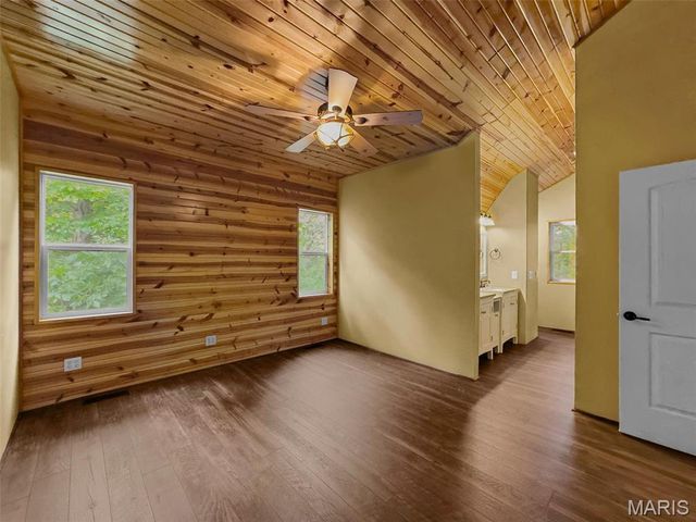 144 Woodlake Lane, Troy, MO 63379