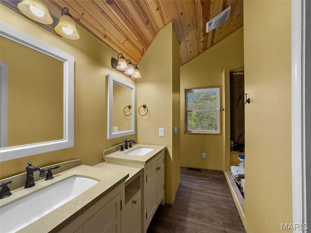 144 Woodlake Lane, Troy, MO 63379