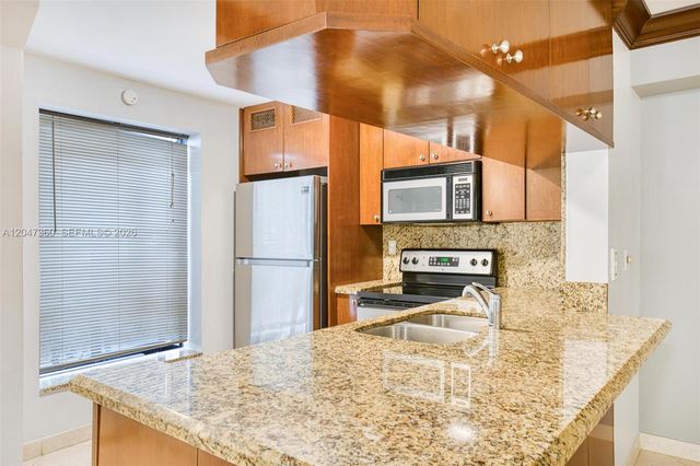 709 Gardens Drive 101, Pompano Beach, FL 33069