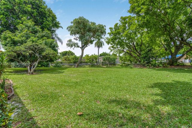 709 Gardens Drive 101, Pompano Beach, FL 33069