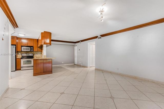 709 Gardens Drive 101, Pompano Beach, FL 33069