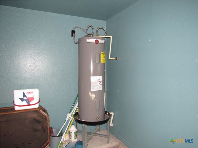 1104 N Blair Street, Belton, TX 76513