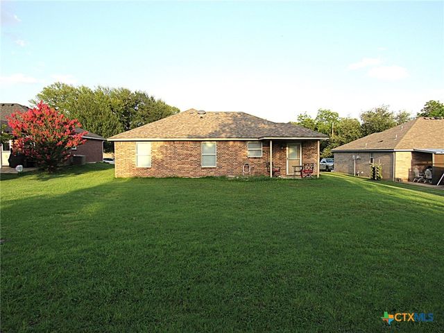 1104 N Blair Street, Belton, TX 76513