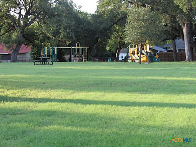 1104 N Blair Street, Belton, TX 76513