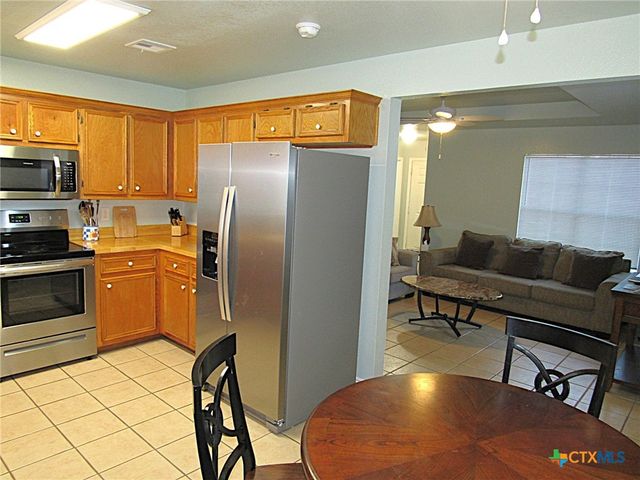 1104 N Blair Street, Belton, TX 76513