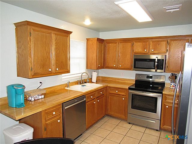 1104 N Blair Street, Belton, TX 76513