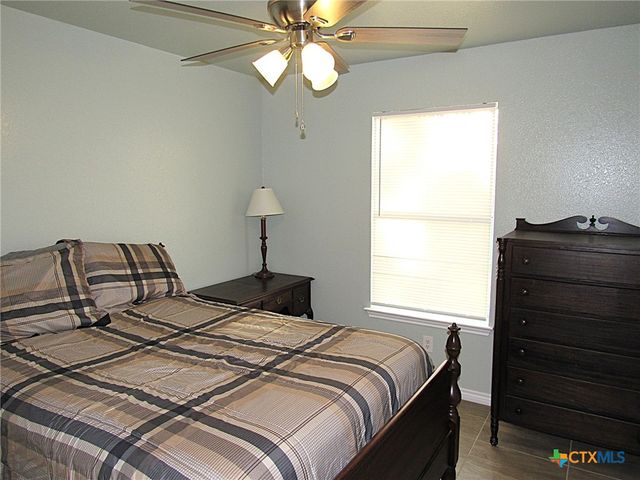 1104 N Blair Street, Belton, TX 76513