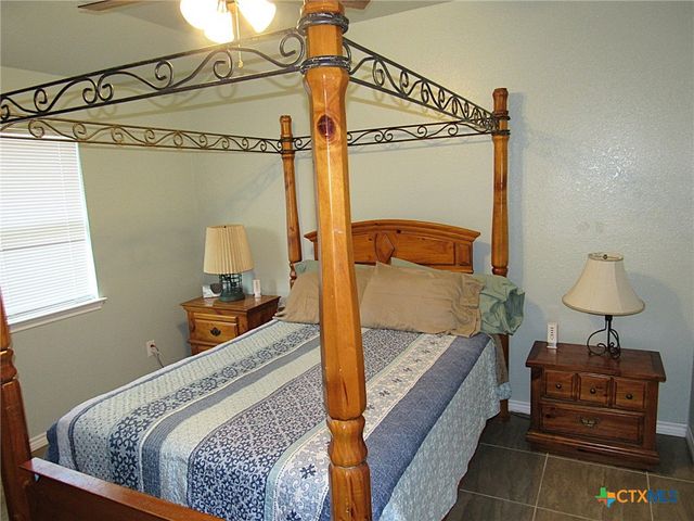 1104 N Blair Street, Belton, TX 76513