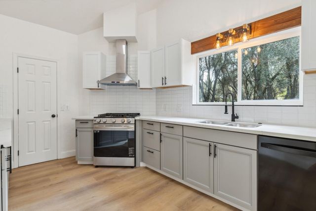 47684 Willow Pond Way, Coarsegold, CA 93614