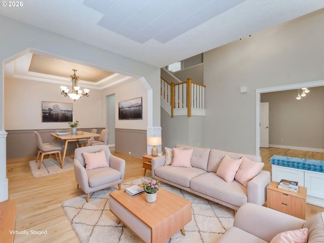 2507 CRESTVIEW Dr, West Linn, OR 97068