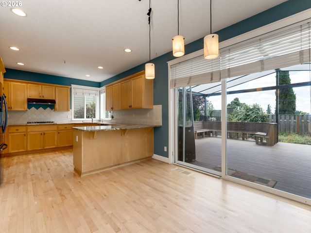 2507 CRESTVIEW Dr, West Linn, OR 97068
