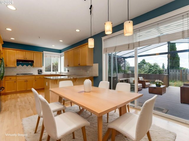 2507 CRESTVIEW Dr, West Linn, OR 97068
