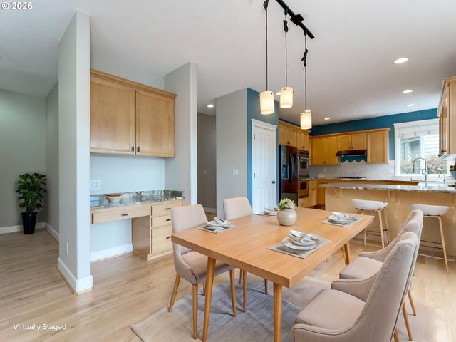 2507 CRESTVIEW Dr, West Linn, OR 97068