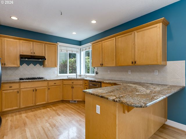 2507 CRESTVIEW Dr, West Linn, OR 97068