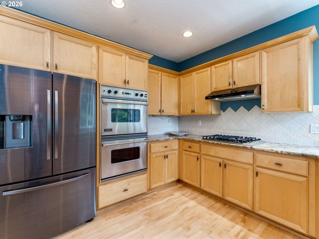 2507 CRESTVIEW Dr, West Linn, OR 97068
