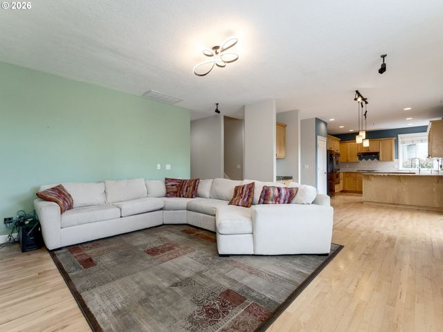 2507 CRESTVIEW Dr, West Linn, OR 97068