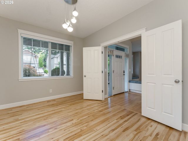 2507 CRESTVIEW Dr, West Linn, OR 97068