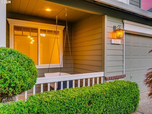 2507 CRESTVIEW Dr, West Linn, OR 97068