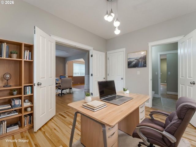 2507 CRESTVIEW Dr, West Linn, OR 97068