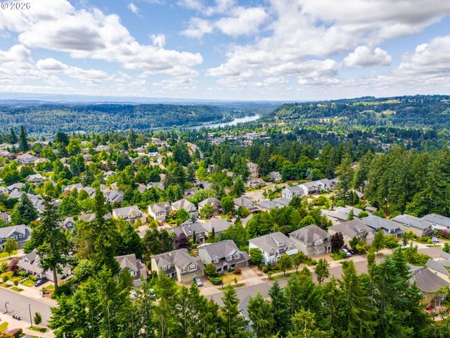 2507 CRESTVIEW Dr, West Linn, OR 97068