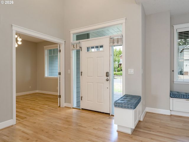 2507 CRESTVIEW Dr, West Linn, OR 97068