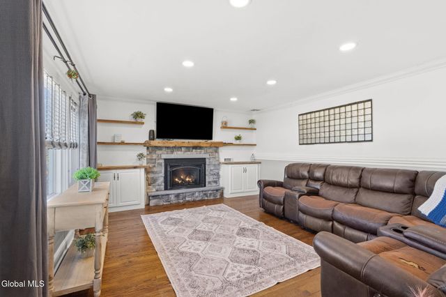 106 Mosher Road, Sand Lake, NY 12153