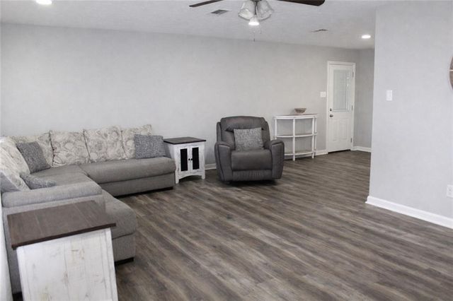 361 ELMUS PAUL Road, Deville, LA 71328