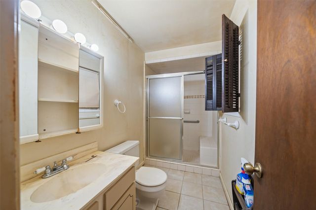 8922 Indian River Drive, Houston, TX 77088