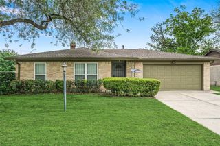 8922 Indian River Drive, Houston, TX 77088