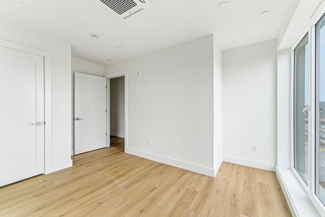 1035 Commonwealth Ave 604, Boston, MA 02215