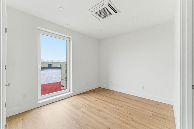 1035 Commonwealth Ave 604, Boston, MA 02215
