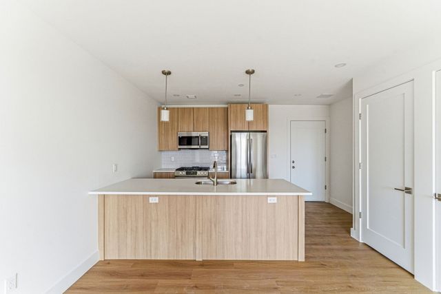 1035 Commonwealth Ave 604, Boston, MA 02215